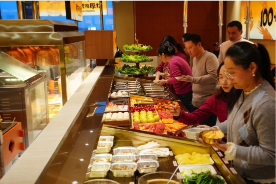 流浪泡泡一日26店同开，烤肉赛道冰火两重天，谁能留下？