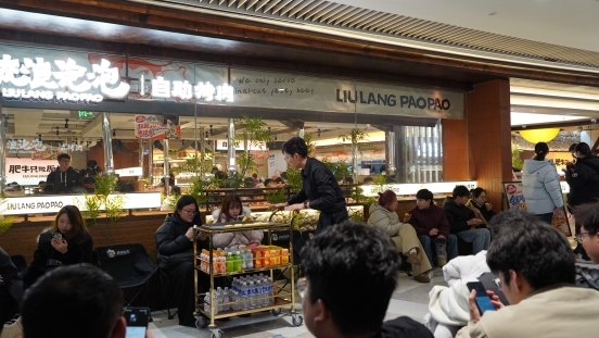 流浪泡泡一日26店同开，烤肉赛道冰火两重天，谁能留下？