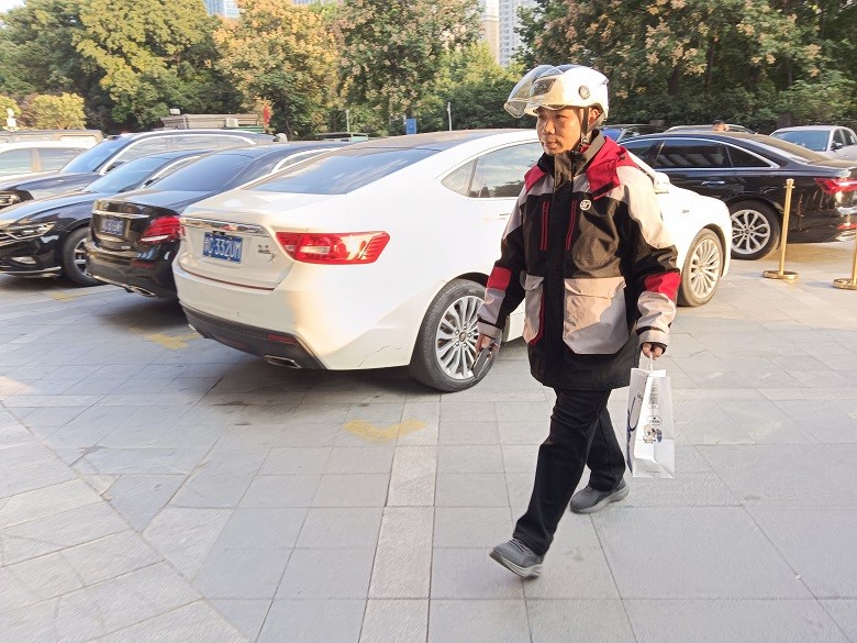 顺丰上线即时配送，快递员变外卖员